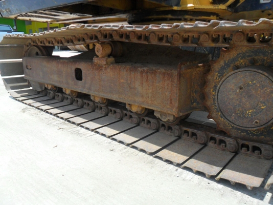 Komatsu PC60-6 บุ้งกี๋ + หัวเจาะ เก่านอก สภาพเต็ม ๆ Komatsu PC60-6 บุ้งกี๋ + หัวเจาะ เก่านอก สภาพเต็ม ๆ