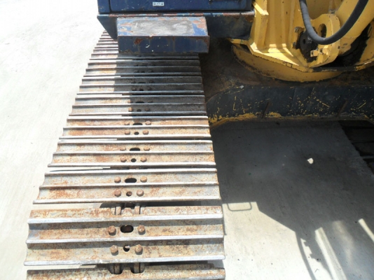 Komatsu PC60-6 บุ้งกี๋ + หัวเจาะ เก่านอก สภาพเต็ม ๆ Komatsu PC60-6 บุ้งกี๋ + หัวเจาะ เก่านอก สภาพเต็ม ๆ