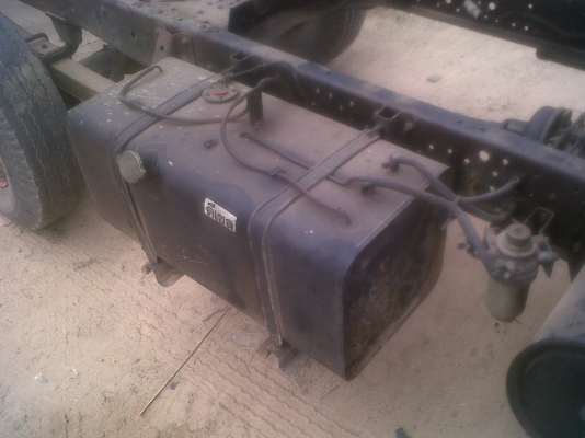 -ขายด่วน 4 ล้อกลาง  88  ปี 2536  แห้งแท้ๆ   ครับเดิมบาง มี 2คัน 516000  บาท