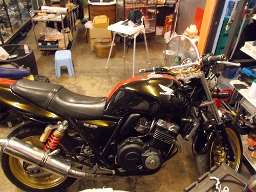 ขายHONDA cb40 version s ปี98 เก็บงานแล้วอินวอย+สรรพสามิต+พรบ ขายHONDA cb40 version s ปี98 เก็บงานแล้วอินวอย+สรรพสามิต+พรบ