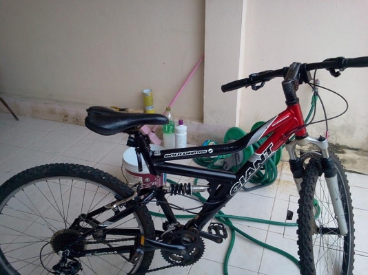 ขายจักรยานเสือภูเขา giant fullsus เฟรมอลูมินั่มอัลลอย