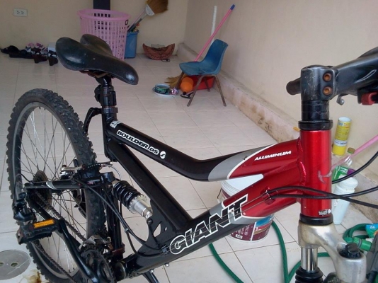 ขายจักรยานเสือภูเขา giant fullsus เฟรมอลูมินั่มอัลลอย ขายจักรยานเสือภูเขา giant fullsus เฟรมอลูมินั่มอัลลอย