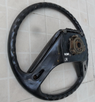 ขายพวงมาลัย hero  และ สวิทเลี้ยวก้านพวงมาลัยทั้งชุด -ขายแล้ว-