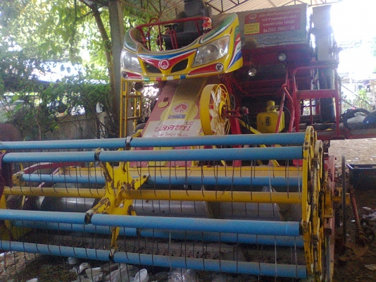 ขายรถเกี่ยวเกษตรพัฒนา