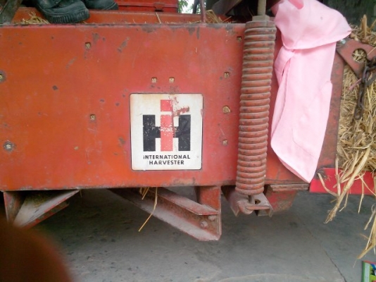 ขายเครื่องอัดฟาง สภาพดี พร้อมใช้