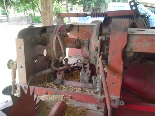 ขายเครื่องอัดฟาง สภาพดี พร้อมใช้