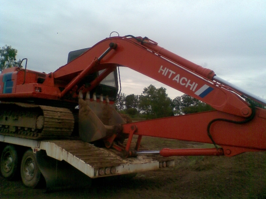 ขาย ฮิตาชิ EX200-1 / เครื่อง HO6C เทอร์โบ ( ใช้ตักลูกรังแดงอย่างเดียง! ) ขาย ฮิตาชิ EX200-1 / เครื่อง HO6C เทอร์โบ ( ใช้ตักลูกรังแดงอย่างเดียง! )