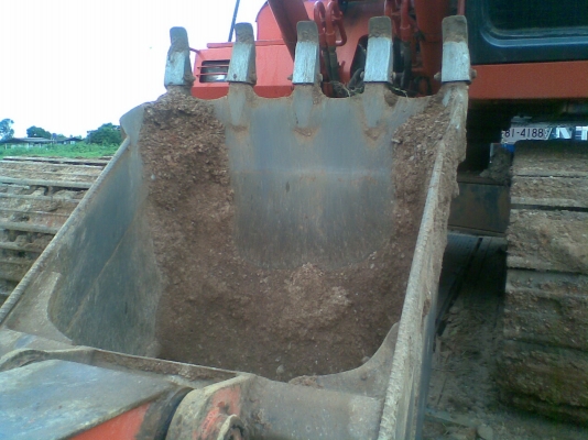 ขาย ฮิตาชิ EX200-1 / เครื่อง HO6C เทอร์โบ ( ใช้ตักลูกรังแดงอย่างเดียง! ) ขาย ฮิตาชิ EX200-1 / เครื่อง HO6C เทอร์โบ ( ใช้ตักลูกรังแดงอย่างเดียง! )