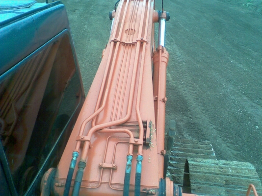 ขาย ฮิตาชิ EX200-1 / เครื่อง HO6C เทอร์โบ ( ใช้ตักลูกรังแดงอย่างเดียง! ) ขาย ฮิตาชิ EX200-1 / เครื่อง HO6C เทอร์โบ ( ใช้ตักลูกรังแดงอย่างเดียง! )