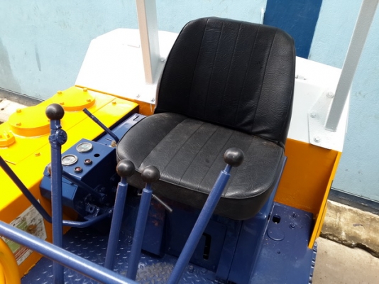 ขาย รถขุดเล็ก KOMATSU รุ่น PC30-3- แทร็กเหล็ก มือสองญี่ปุ่น ขาย รถขุดเล็ก KOMATSU รุ่น PC30-3- แทร็กเหล็ก มือสองญี่ปุ่น