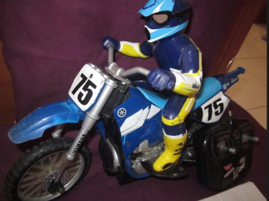 รวมทุนซื้อของแต่งบ้าน ขนโมเดลตุ๊กตาที่สะสมมาขาย**ลดลดลด**