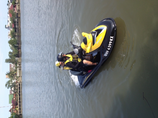 ขายseadooเจ็ตสกีRXT215 ปี2007 วิ่ง60ชม ขาย280000บาทอยู่สมุทรสงครามโทร0818613783 มีรถเช่าบริการส่งเรือถึงที่