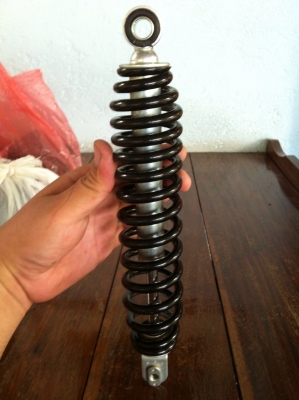 (ส่งพัสดุให้ คุณชูศักดิ์ จ.สิงห์บุรี เรียบร้อยแล้ว ขอบคุณมากครับ)ขายโช๊คหลังเดิมแท้ติดรถยามาฮ่ามีโอ 115 ถอดป้ายแดง ราคาต่อรองได้ สามพราน นครปฐม