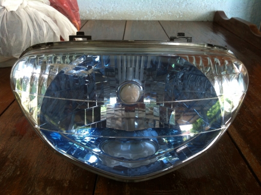 ขายโคมไฟหน้าแท้ติดรถ ยามาฮ่ามีโอMX 115 โฉมแรก มีรอยตามรูป พร้อมส่ง ราคาต่อรองได้ สามพราน นครปฐม