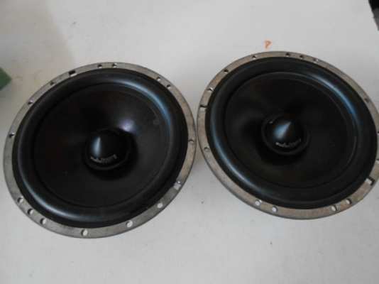 ลำโพง 6 นิ้ว AUDIO QUART โครงหล่อ