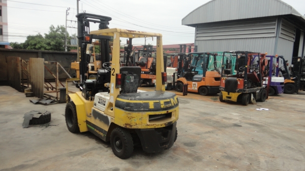 ต้องการขายรถ TCM 2.5 ตัน เครื่องยนต์ดีเซลisuzuระบบไดเร็คอินเจ็คชั่น