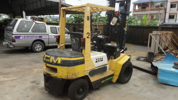 ต้องการขายรถ TCM 2.5 ตัน เครื่องยนต์ดีเซลisuzuระบบไดเร็คอินเจ็คชั่น