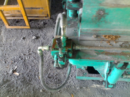 เครื่องอัดอิฐบล็อกไฮดรอลิกแบบ 6 ก้อน 4คอนโทล (ตอรองได้ เจ้าของขายเอง 091-0656885) เครื่องอัดอิฐบล็อกไฮดรอลิกแบบ 6 ก้อน 4คอนโทล (ตอรองได้ เจ้าของขายเอง 091-0656885)