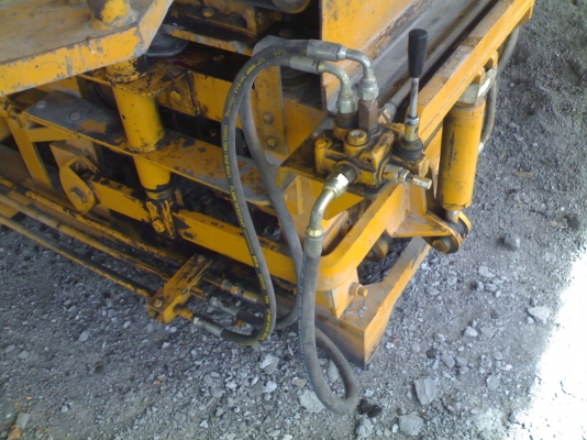 เครื่องอัดอิฐบล็อกไฮดรอลิกแบบ 6 ก้อน 4คอนโทล (ตอรองได้ เจ้าของขายเอง 091-0656885) เครื่องอัดอิฐบล็อกไฮดรอลิกแบบ 6 ก้อน 4คอนโทล (ตอรองได้ เจ้าของขายเอง 091-0656885)