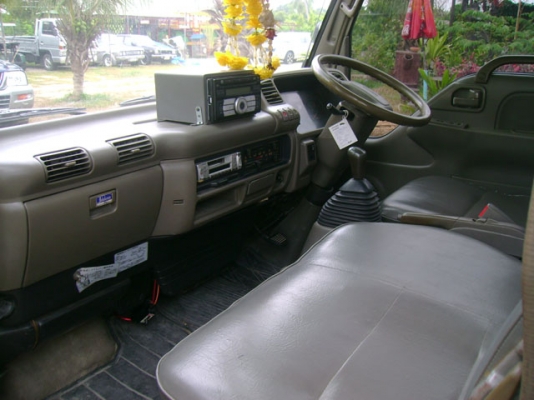 2005 ISUZU NKR 58E หัวการ์ตูน เครื่อง 4 BE1 110 แรง 2005 ISUZU NKR 58E หัวการ์ตูน เครื่อง 4 BE1 110 แรง