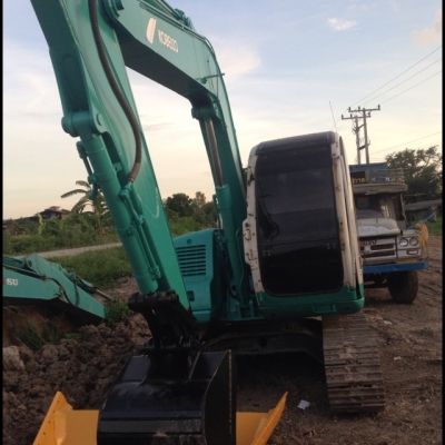 ขายKOBELCO SK 60-5 ช่วงล่าง80\% มีเเอร์เย็น พร้อมทำงาน มีเอกสารใบอินวอย รถนำเข้า
