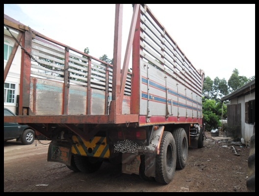 สิบล้อฮีโน่ วางเครื่อง EM100 สภาพดี สวยๆ