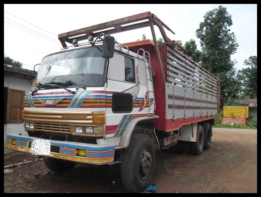 สิบล้อฮีโน่ วางเครื่อง EM100 สภาพดี สวยๆ