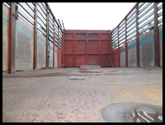 สิบล้อฮีโน่ วางเครื่อง EM100 สภาพดี สวยๆ