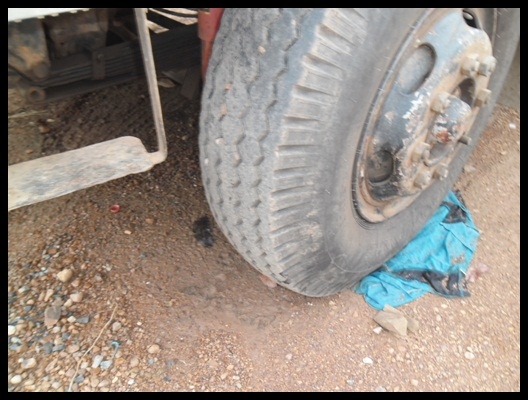 สิบล้อฮีโน่ วางเครื่อง EM100 สภาพดี สวยๆ