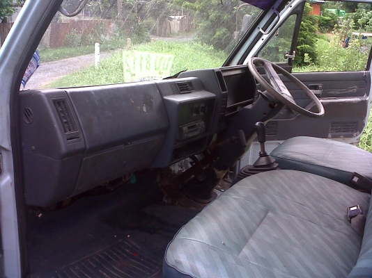 ขายรถบรรทุก4ล้อ ISUZU NKR55EU1M-71***** รถห้างแท้ หัว-คัสซี