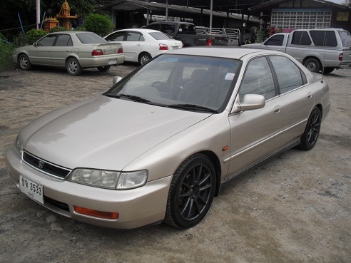 ACCORD ไฟท้ายสองก้อน รถสวยพร้อมใช้ ออกรถไม่ต้องใช้เงิน