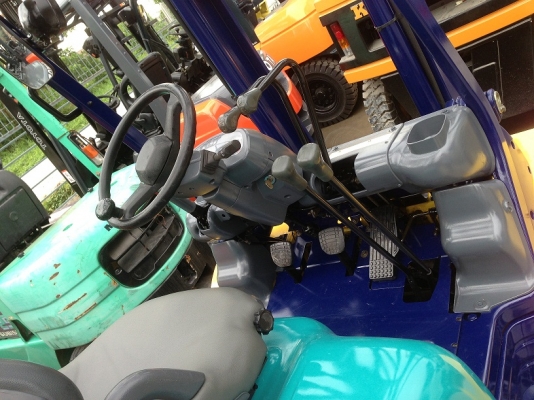 ขาย KOMATSU FD30-14 เสา 4 เมตร รถสวยพร้อมใช้งานได้เลย ขาย KOMATSU FD30-14 เสา 4 เมตร รถสวยพร้อมใช้งานได้เลย