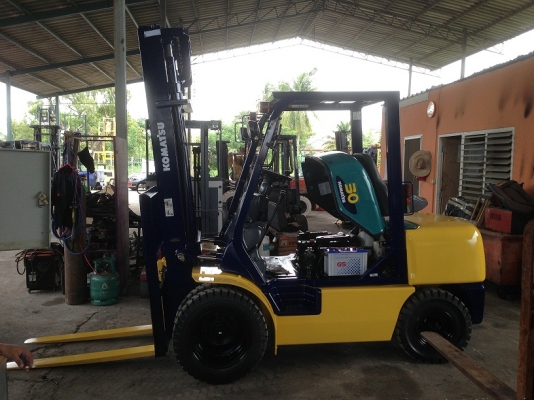 ขาย KOMATSU FD30-14 เสา 4 เมตร รถสวยพร้อมใช้งานได้เลย ขาย KOMATSU FD30-14 เสา 4 เมตร รถสวยพร้อมใช้งานได้เลย