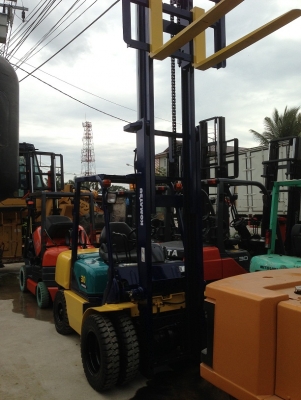 ขาย KOMATSU FD30-14 เสา 4 เมตร รถสวยพร้อมใช้งานได้เลย ขาย KOMATSU FD30-14 เสา 4 เมตร รถสวยพร้อมใช้งานได้เลย