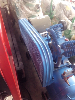 ปั้มลมสองสูบ 64 ลิตร ครบชุดของใหม่ขายถูก (มี 2 เครื่อง) ปั้มลมสองสูบ 64 ลิตร ครบชุดของใหม่ขายถูก (มี 2 เครื่อง)