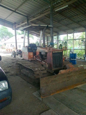 แทรคเตอร์ KOMATSU D20-6 เกียร์ตัด ตีนเป็ด รถทำงานอยู่
