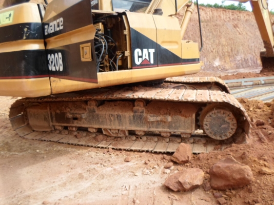 ขายรถแบ็คโฮ CAT 320 v2    รถสวย เอกสารพร้อมโอน