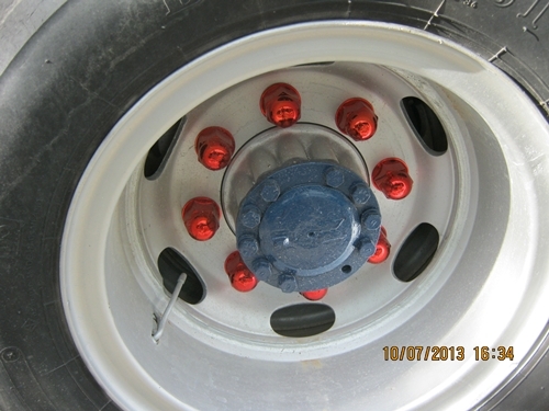 เบอร์เจ้าของ 081-8569049ขายรถอีซูซูร็อคกี้บรรทุกรถเกี่ยวข้าวเครื่อง175 แรงม้ามี สโลว์ 2 เพา