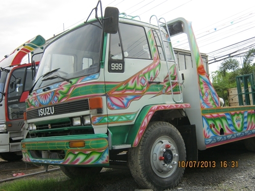 เบอร์เจ้าของ 081-8569049ขายรถอีซูซูร็อคกี้บรรทุกรถเกี่ยวข้าวเครื่อง175 แรงม้ามี สโลว์ 2 เพา