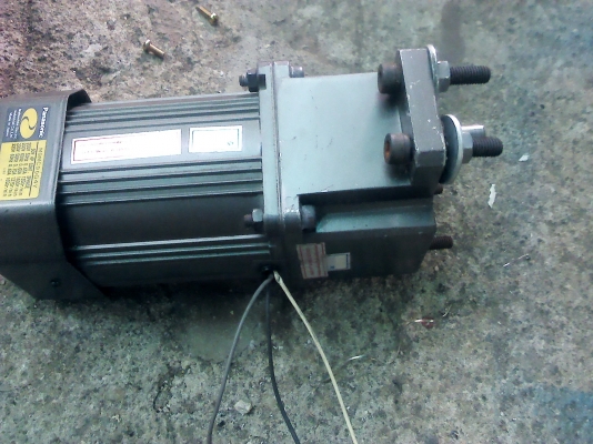 มอเตอร์เกียร์ PANASONICแรงบิดเยอะ 220V. 3 เฟส แต่ต่อใช้ไฟบ้าน220 V.ได้ตามที่ถ่ายVDOให้ดู