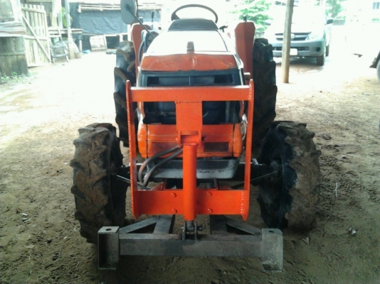 KUBOTA GL-32 2 เพลา รถสภาพเก่านอก อุปกรณ์มีให้พร้อม โรตารี่ มีใบมีดดันหน้าสภาพดีพร้อมทำงานได้เลย เครื่องเดิมปั๊มเดิมแห้งดีทั้งคันไม่มีเยิ้มเลยครับ ช่วงล่างแน่นดี ยางสภาพดี 4 เส้นหน้าหลังประมาณ 90\% พร้อมทำงานได้เลย เอกสารสัญญาซื้อขาย ราคาต่อรองได้นะครับ KUBOTA GL-32 2 เพลา รถสภาพเก่านอก อุปกรณ์มีให้พร้อม โรตารี่ มีใบมีดดันหน้าสภาพดีพร้อมทำงานได้เลย เครื่องเดิมปั๊มเดิมแห้งดีทั้งคันไม่มีเยิ้มเลยครับ ช่วงล่างแน่นดี ยางสภาพดี 4 เส้นหน้าหลังประมาณ 90\% พร้อมทำงานได้เลย เอกสารสัญญาซื้อขาย ราคาต่อรองได้นะครับ