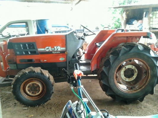 KUBOTA GL-32 2 เพลา รถสภาพเก่านอก อุปกรณ์มีให้พร้อม โรตารี่ มีใบมีดดันหน้าสภาพดีพร้อมทำงานได้เลย เครื่องเดิมปั๊มเดิมแห้งดีทั้งคันไม่มีเยิ้มเลยครับ ช่วงล่างแน่นดี ยางสภาพดี 4 เส้นหน้าหลังประมาณ 90\% พร้อมทำงานได้เลย เอกสารสัญญาซื้อขาย ราคาต่อรองได้นะครับ KUBOTA GL-32 2 เพลา รถสภาพเก่านอก อุปกรณ์มีให้พร้อม โรตารี่ มีใบมีดดันหน้าสภาพดีพร้อมทำงานได้เลย เครื่องเดิมปั๊มเดิมแห้งดีทั้งคันไม่มีเยิ้มเลยครับ ช่วงล่างแน่นดี ยางสภาพดี 4 เส้นหน้าหลังประมาณ 90\% พร้อมทำงานได้เลย เอกสารสัญญาซื้อขาย ราคาต่อรองได้นะครับ