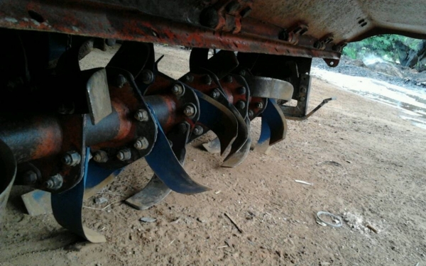 KUBOTA GL-32 2 เพลา รถสภาพเก่านอก อุปกรณ์มีให้พร้อม โรตารี่ มีใบมีดดันหน้าสภาพดีพร้อมทำงานได้เลย เครื่องเดิมปั๊มเดิมแห้งดีทั้งคันไม่มีเยิ้มเลยครับ ช่วงล่างแน่นดี ยางสภาพดี 4 เส้นหน้าหลังประมาณ 90\% พร้อมทำงานได้เลย เอกสารสัญญาซื้อขาย ราคาต่อรองได้นะครับ KUBOTA GL-32 2 เพลา รถสภาพเก่านอก อุปกรณ์มีให้พร้อม โรตารี่ มีใบมีดดันหน้าสภาพดีพร้อมทำงานได้เลย เครื่องเดิมปั๊มเดิมแห้งดีทั้งคันไม่มีเยิ้มเลยครับ ช่วงล่างแน่นดี ยางสภาพดี 4 เส้นหน้าหลังประมาณ 90\% พร้อมทำงานได้เลย เอกสารสัญญาซื้อขาย ราคาต่อรองได้นะครับ