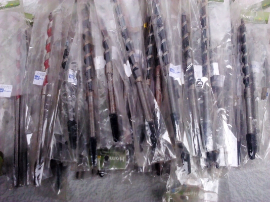 5อัน100บาท ดอกสว่านเจาะไม้ ขนาด 9-10 มม. ของใหม่เก่าเก็บขายถูก 25 บาท เอาเยอะหรือเหมาหมดลดเหลือแค่ 3500 บาท