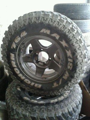 ขาย ยางMud MSXXIS BIGHORN 764 ขนาด 265/75R16+ล้อเบรดเล่ย์16x8 ET0สวยๆ