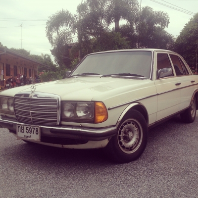 ขาย Benz w123 280e  2jz-ge +gas LPG125000บาท