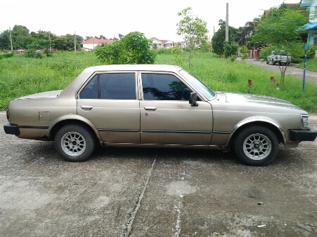 ขายรถยนต์ ปี82 โตโยต้า โคโรน่า รุ่นขับหลัง เครื่อง1800cc.เกียร์ธรรมดา แอร์ ล้อแม็ก ภายในดี เครื่องแน่นๆ รถขับดี ช่วงล่างดี ขายถูกๆตามสภาพ