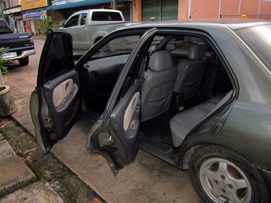 ขายด่วน รถสวย สภาพดี สีเดิมบางแอร์เย็น ขายด่วน รถสวย สภาพดี สีเดิมบางแอร์เย็น