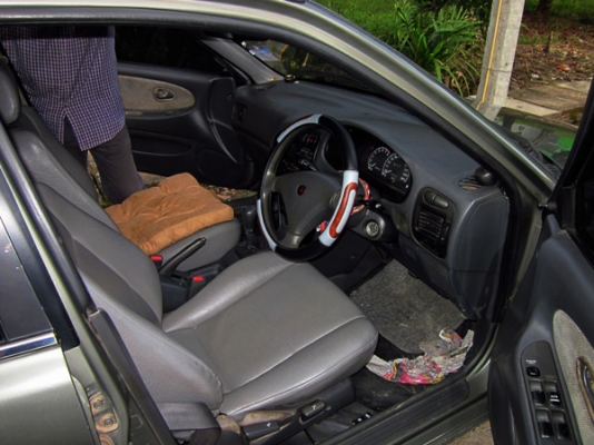 ขายด่วน รถสวย สภาพดี สีเดิมบางแอร์เย็น ขายด่วน รถสวย สภาพดี สีเดิมบางแอร์เย็น