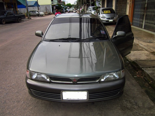 ขายด่วน รถสวย สภาพดี สีเดิมบางแอร์เย็น ขายด่วน รถสวย สภาพดี สีเดิมบางแอร์เย็น